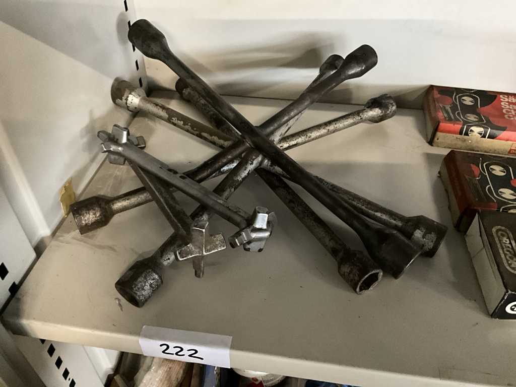Wheel wrenches (3x)