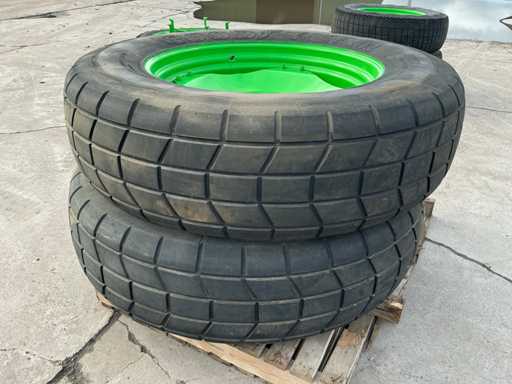 18.4R38 Good Year Super Traction Radial Banden met velg (2x)