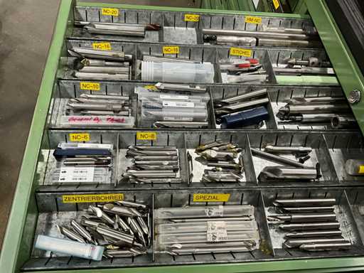 Ladelichaam met boor, freeskoppen en inzetstukken