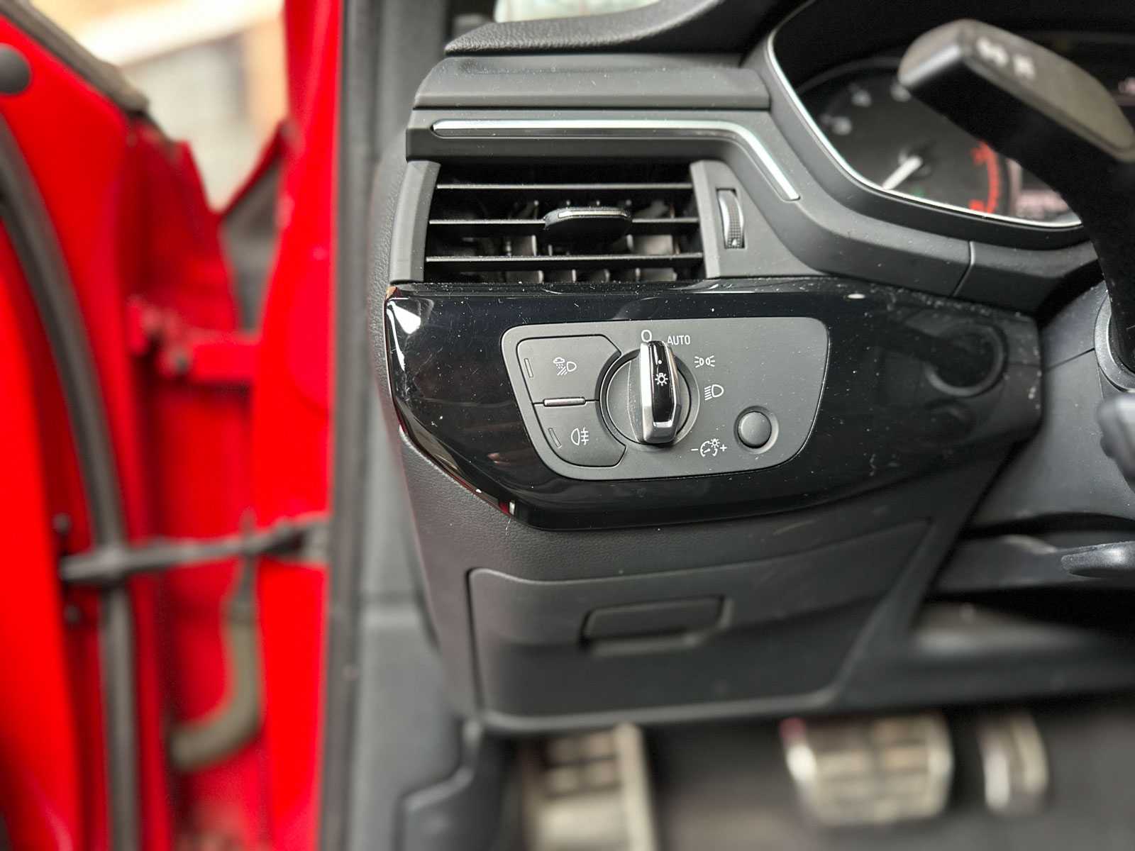 Audi A4 Avant 2.0 T g-tron Design Pro Line Plus 170pk 2018, R-401-VV