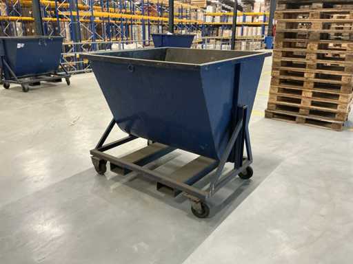 Tilting bucket (1000 litres)