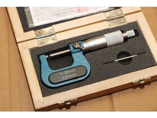 FREUTEK SDM0049 Outside Micrometers 0-25mm x 0,01