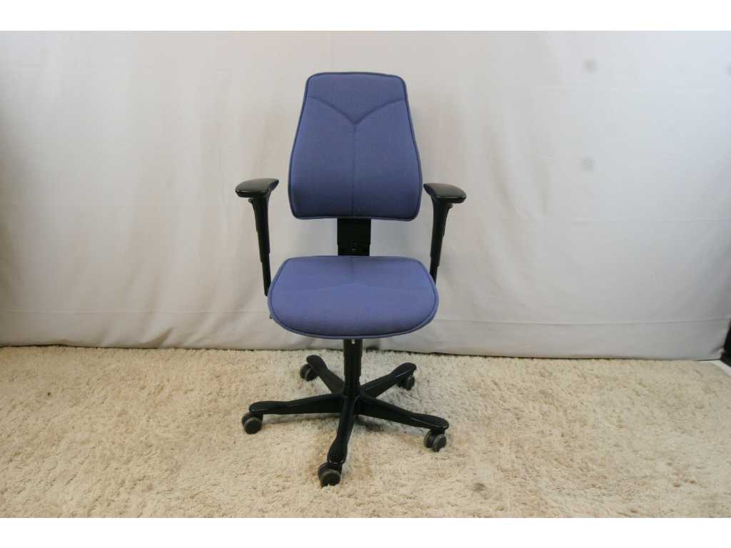 5 x chaise ergonomique pivotante Kinnarps 8000