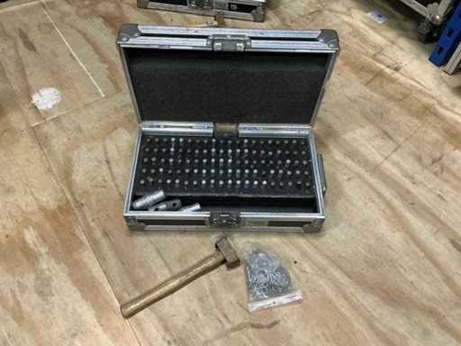 Truss pen box with 100 pens