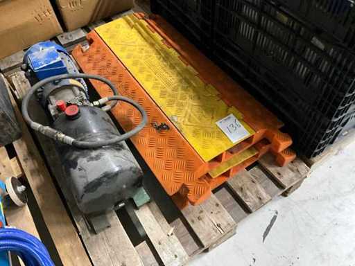 Jednostka napędowa hydrauliczna i różne