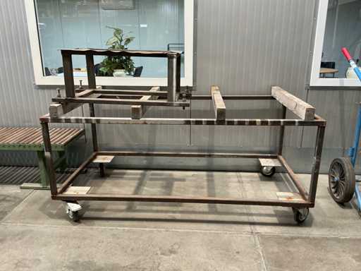 Base mobile en métal