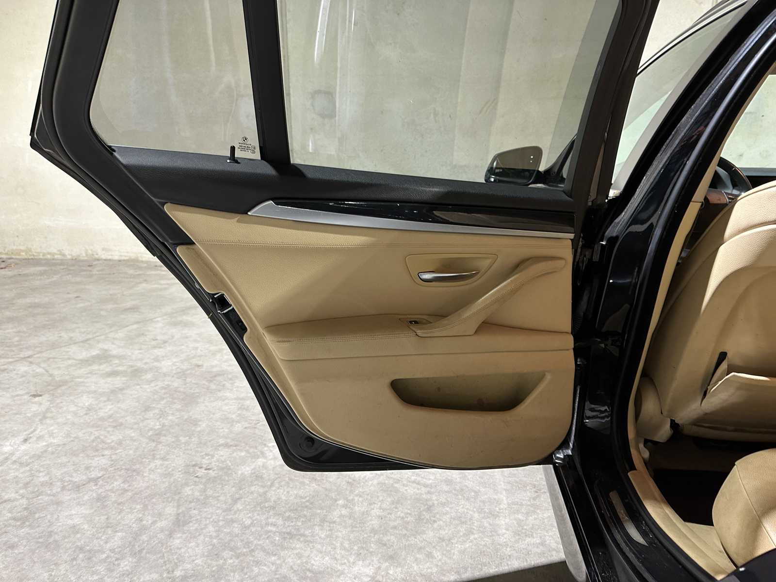 BMW 523i Touring High Executive 204pk 2010 5-serie F11, L-790-VL