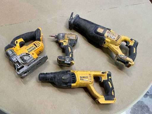 DeWalt akkuloses Werkzeug (4x) – funktional