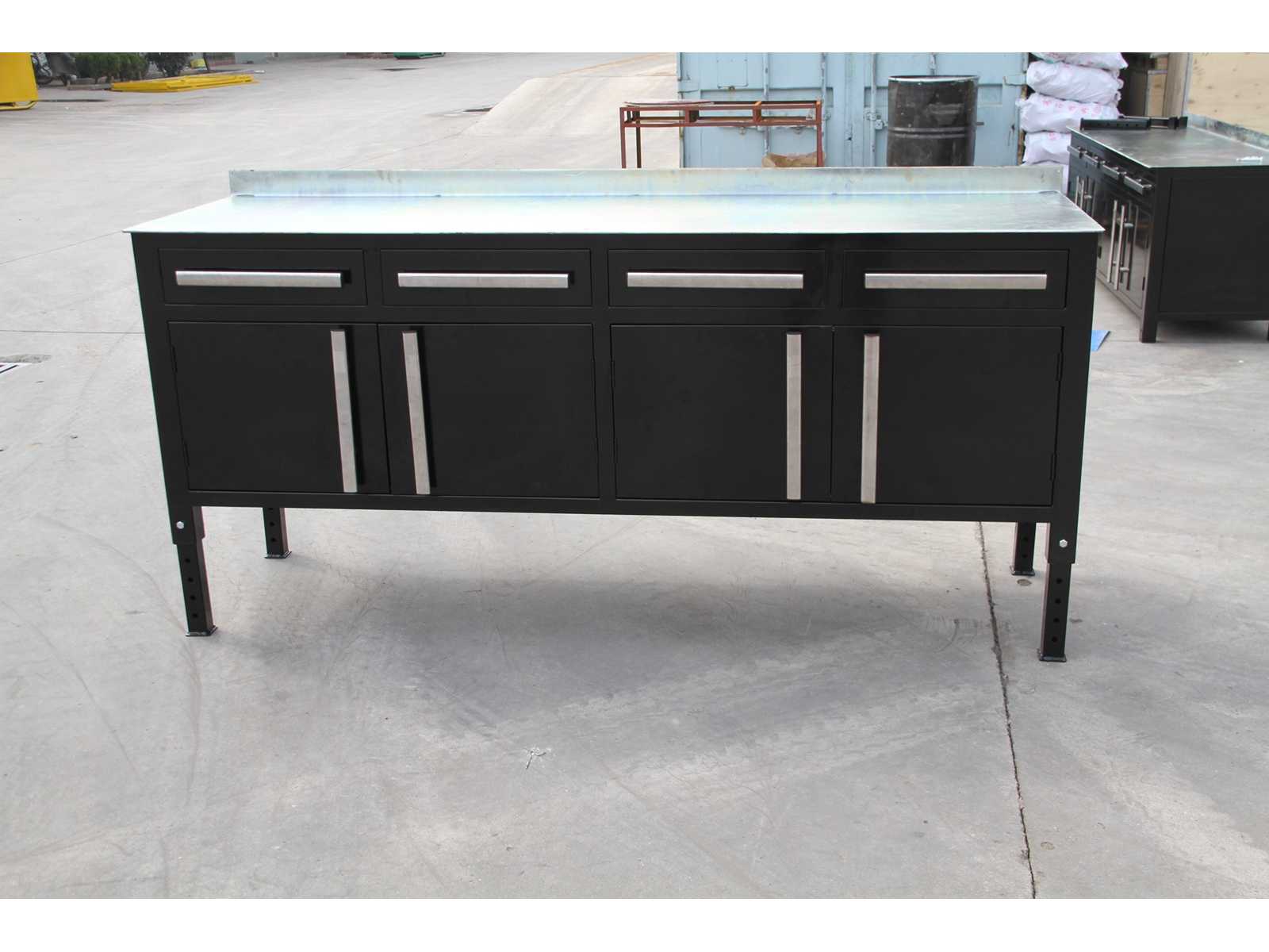 Workshop table with galvanized top