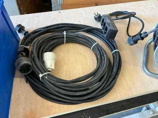 Lote mixto de cable de extensión: 2 piezas de aproximadamente 10 m de largo, caja de 3 y carrete de cable de 20 m en caja de plástico