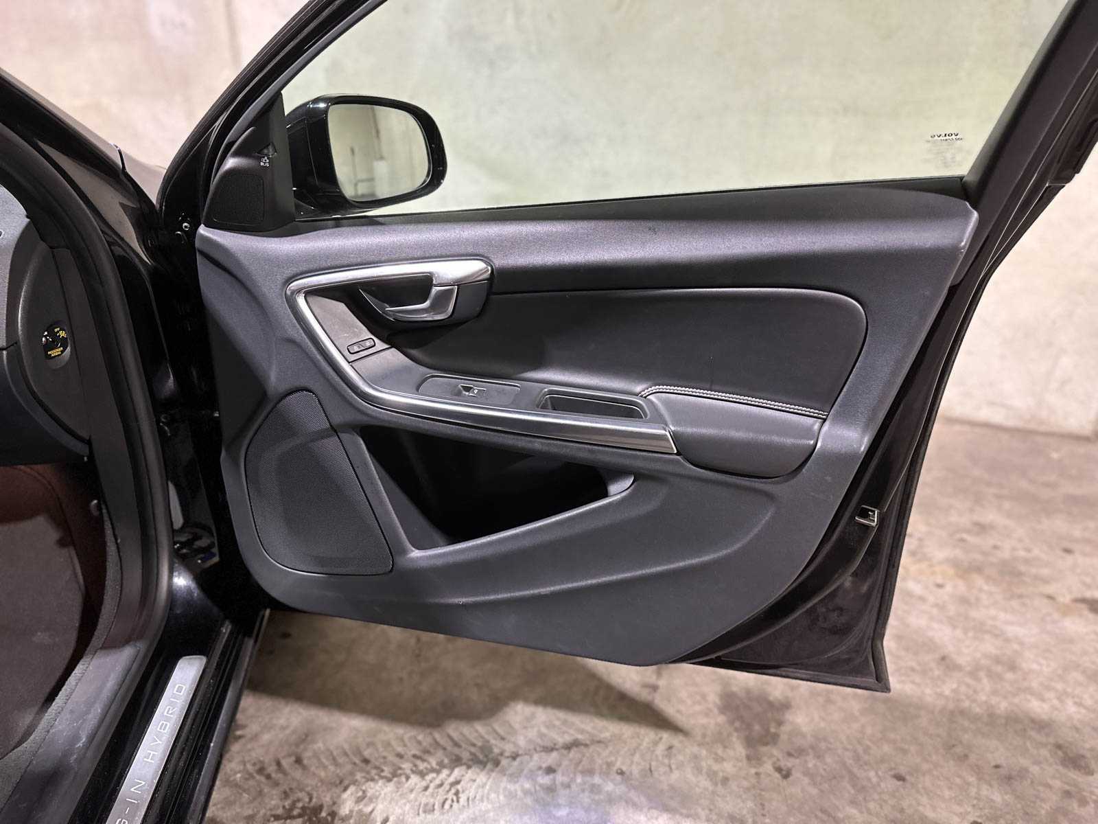 Volvo V60 2.4 D6 AWD Plug-In Hybrid Summum 285pk 2013 (Origineel-NL), 6-SFG-70