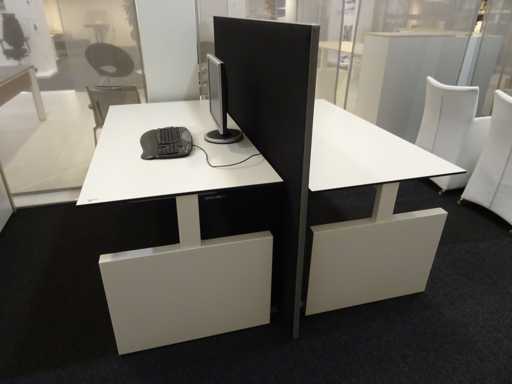Bureau (2x)