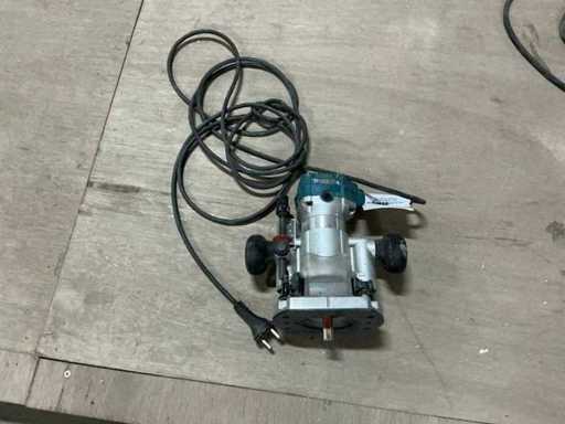 Router Makita RT0700C 2012