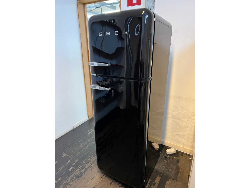 Black smeg store fridge freezer