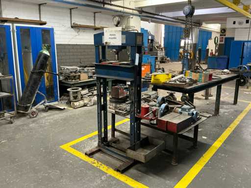 Hydrauliczna prasa warsztatowa