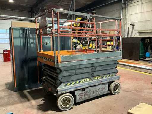 Skyjack Aerial Platform