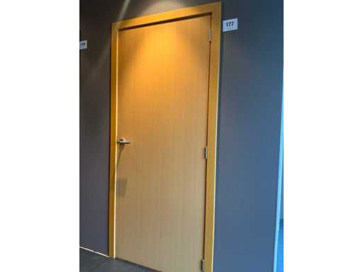 Porte intérieure en bois massif