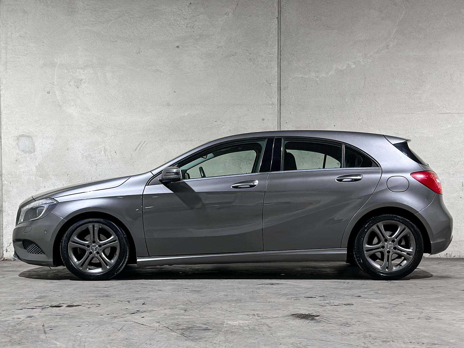 Mercedes-Benz A180 4U3 A-klasse 121pk 2013 (Origineel-NL), 8-SRR-41