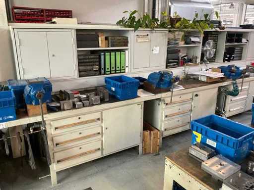 Workbench, solid, without contents (2x)