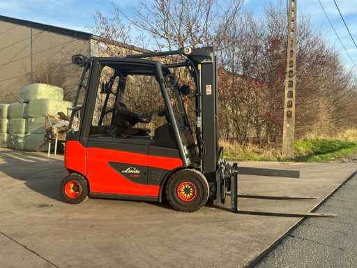 2015 Linde E25-01 Vorkheftruck