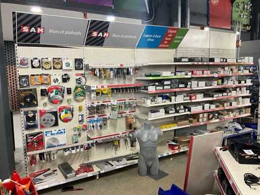 33 de metri de rafturi