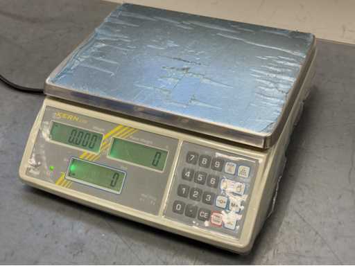 Balance de laboratoire KERN CXB