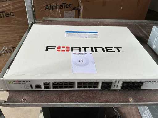 Attrezzature per reti FortiGate 200F
