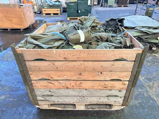 Ochronny mundur wojskowy