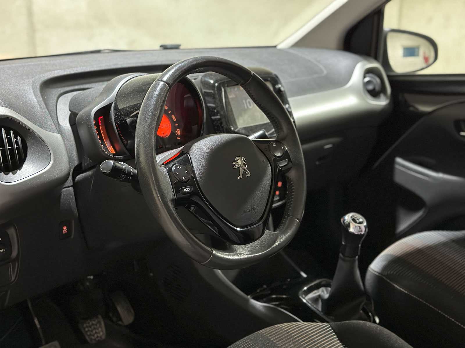 Peugeot 108 1.2 Puretech Allure 82pk 2015, PP-318-L