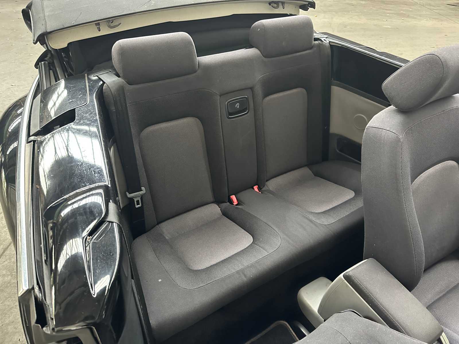 Volkswagen New Beetle Cabriolet 1.4 Turijn 75pk 2003, TH-271-J