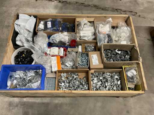 Charge von Installationsmaterialien