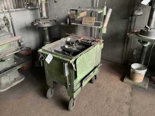 Carro de herramientas de taller con contenido residual