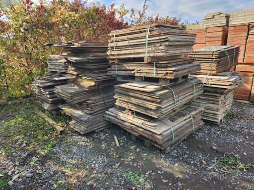 Large batch of wooden formlining