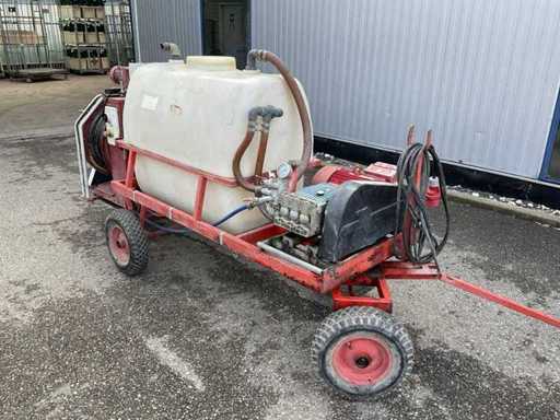 “Brinkman” Veldspuit, getrokken