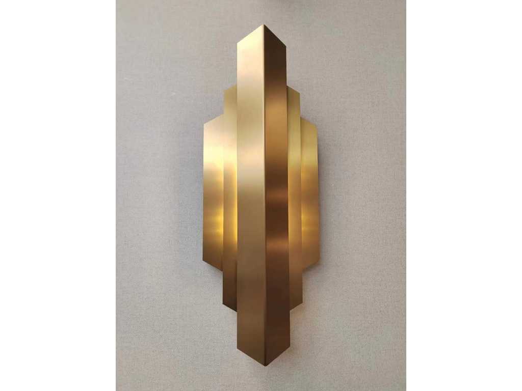 Wall Lamp - Stately 
