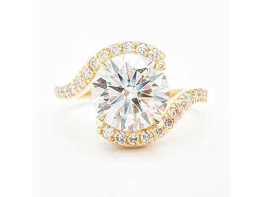 Diamonds, jewellery and exclusive bags