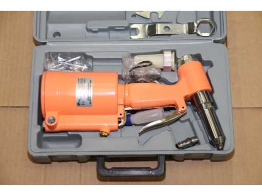Druckluft-Nietmaschine