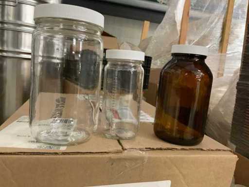 Batch of glass and plastic packaging