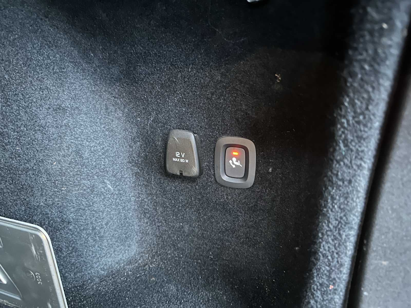 Volvo V60 2.0 T4 Moment.Pro 188pk 2019, ZP-740-L