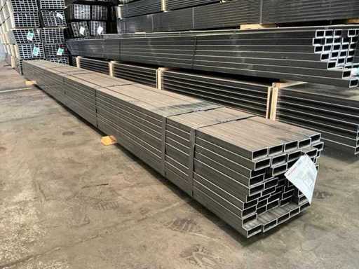 Sections en boîte en acier (E235) - 4 fascies