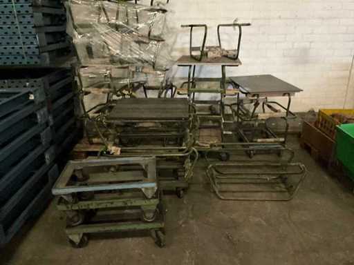 6 trolleys + 21 trestles 85x62x35cm