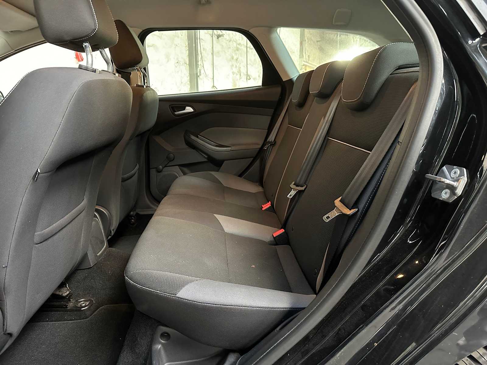 Ford Focus Wagon 1.6 tdci 105pk 2012, 56-ZFS-9