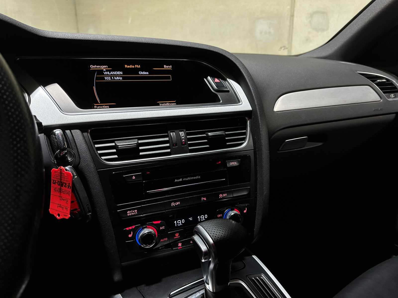 Audi A4 Avant 1.8 TFSI Automaat S Edition 170pk 2015, 4-ZRD-12