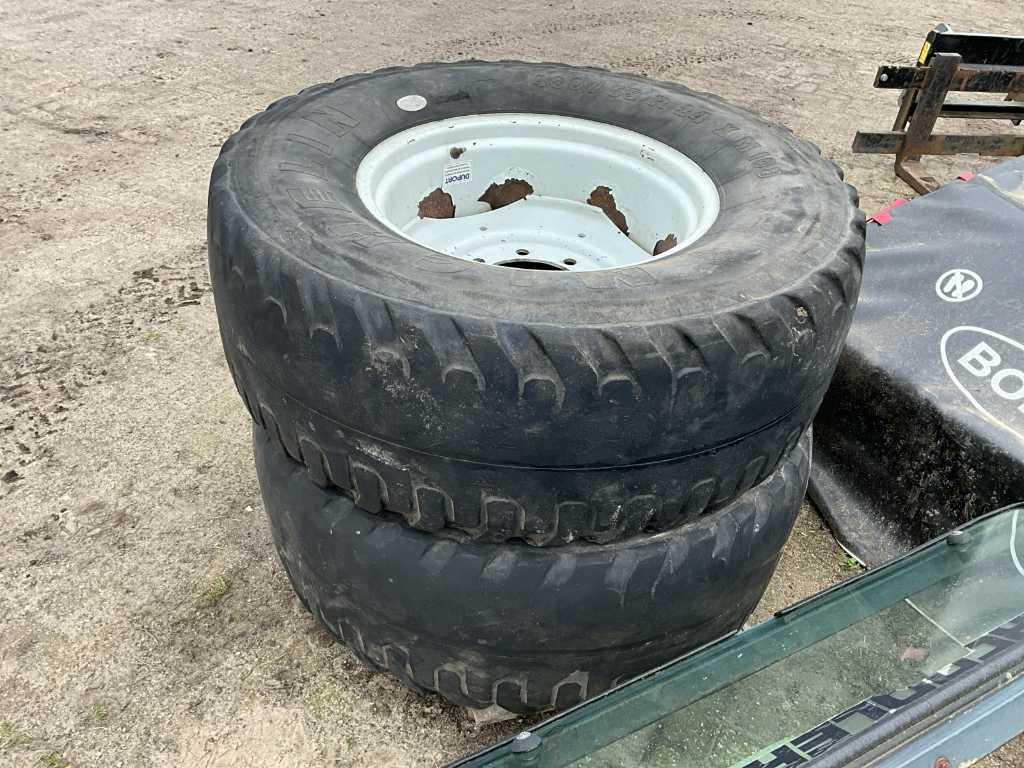 Tire, wheel and rim
