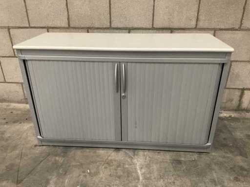 Szafka z drzwiami rolkowymi w obudowie stalowej