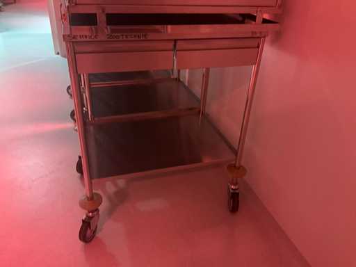 Wagen für Zoohandlungen aus Edelstahl