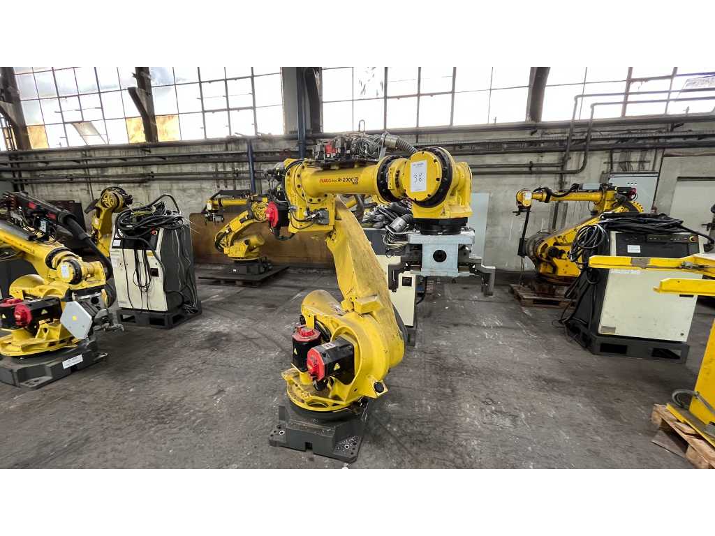 2008 Fanuc R2000iB/165F Handling robot