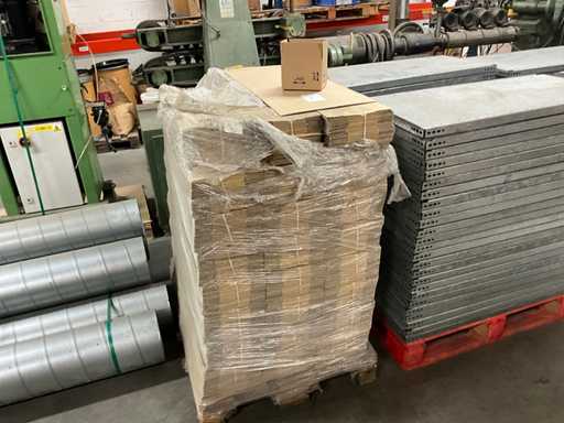 Batch of cardboard boxes (approx. 2300x)