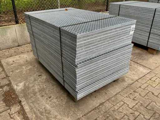 Steel slatted floor 1400x880mm (25x)