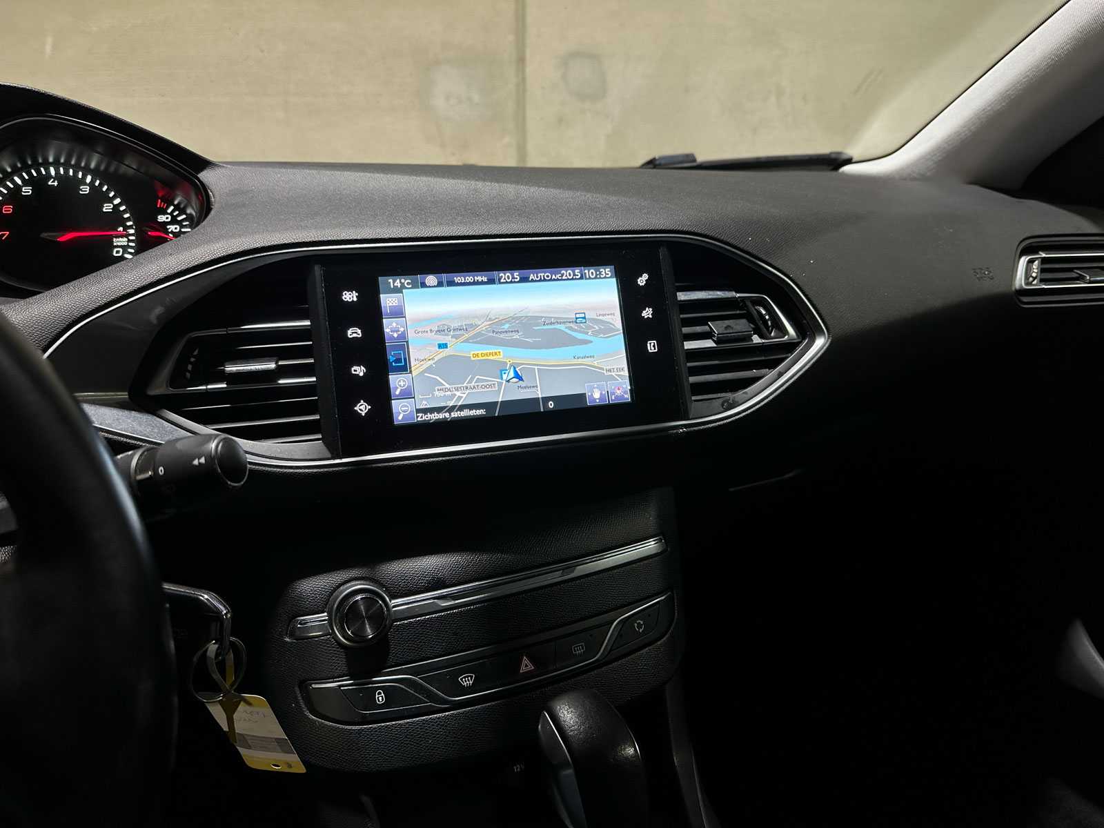 Peugeot 308 SW 1.2 PureTech Blue Lease Premium 131pk 2017 (Origineel-NL), KZ-947-L